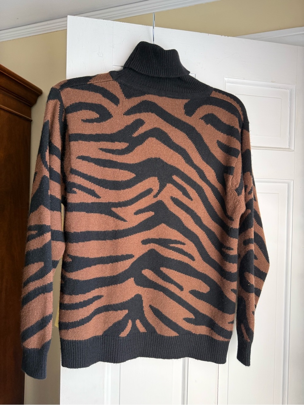 Black & Brown Tiger-Stripe 100% Cashmere Turtleneck Sweater